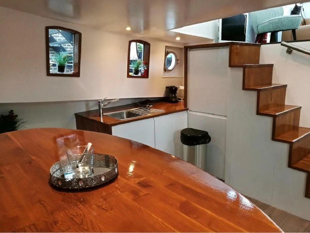 Houseboat Rose Apartment Amsterdam