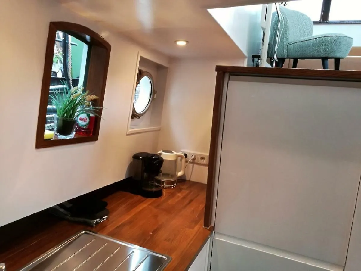 Houseboat Rose Apartment Amsterdam